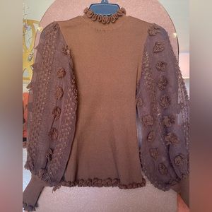 Super stylish, bold but elegant turtleneck!